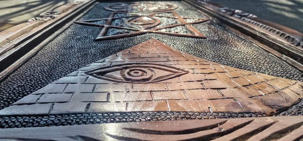 Mystical Coffee table 4 218225165 2851856201791033 6062156659011551560 n