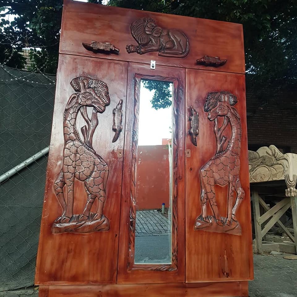 Two Giraffes roam free Cupboard 4 90097801 2472114789765178 5817440555692457984 n